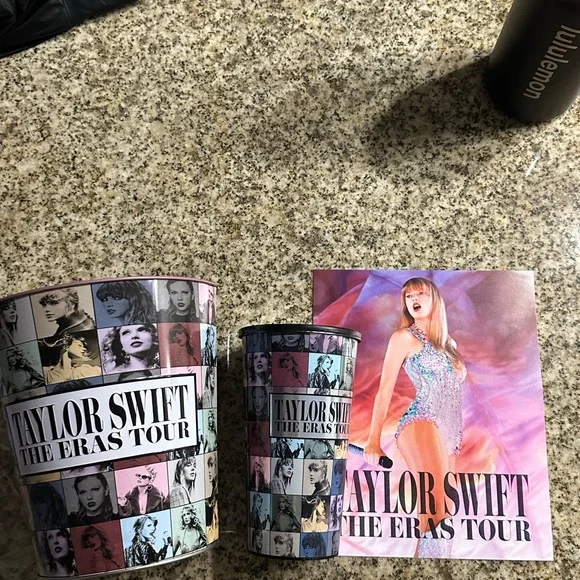 Taylor Swift The Update Tour Movie Large Popcorn Tin & Cup by - Limited Edition - Picture 8 of 12